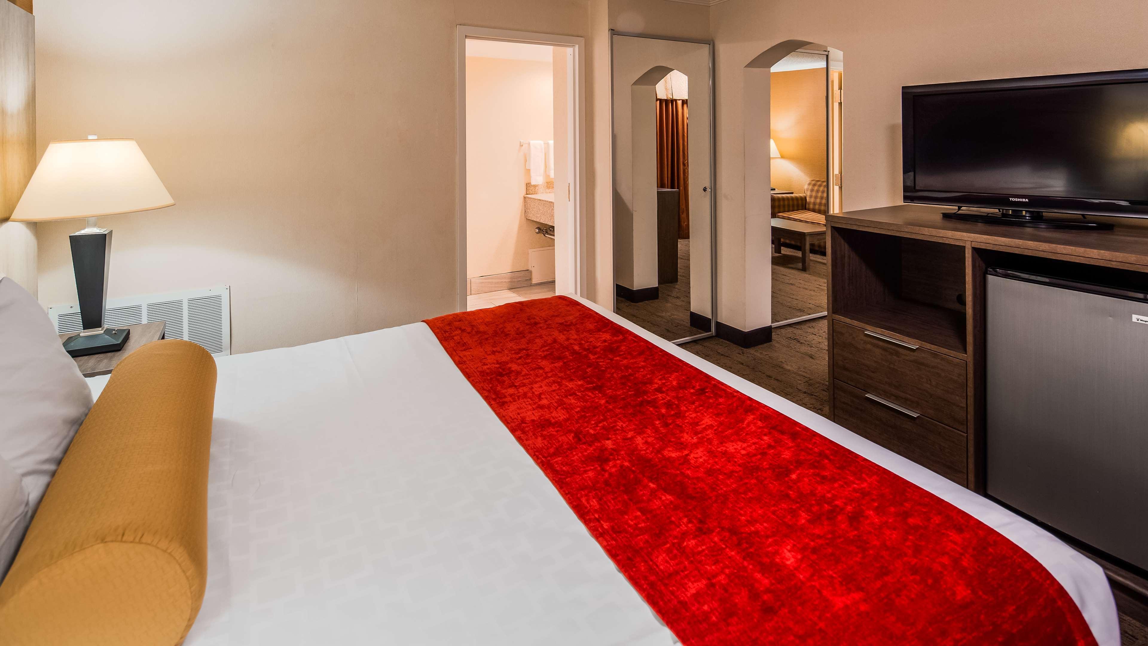 צ'יקטווואגה Best Western Galleria Inn & Suites מראה חיצוני תמונה