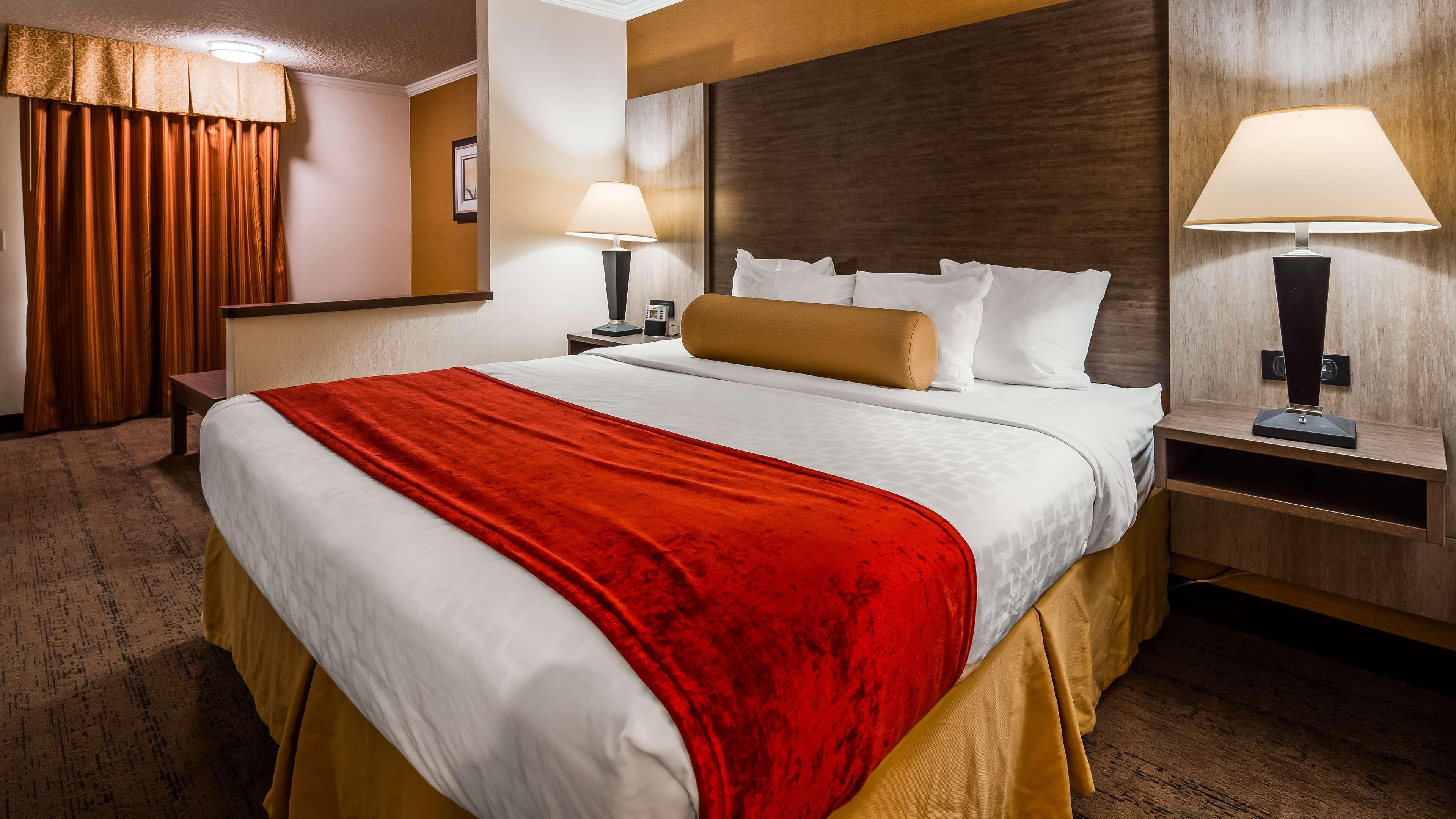 צ'יקטווואגה Best Western Galleria Inn & Suites מראה חיצוני תמונה