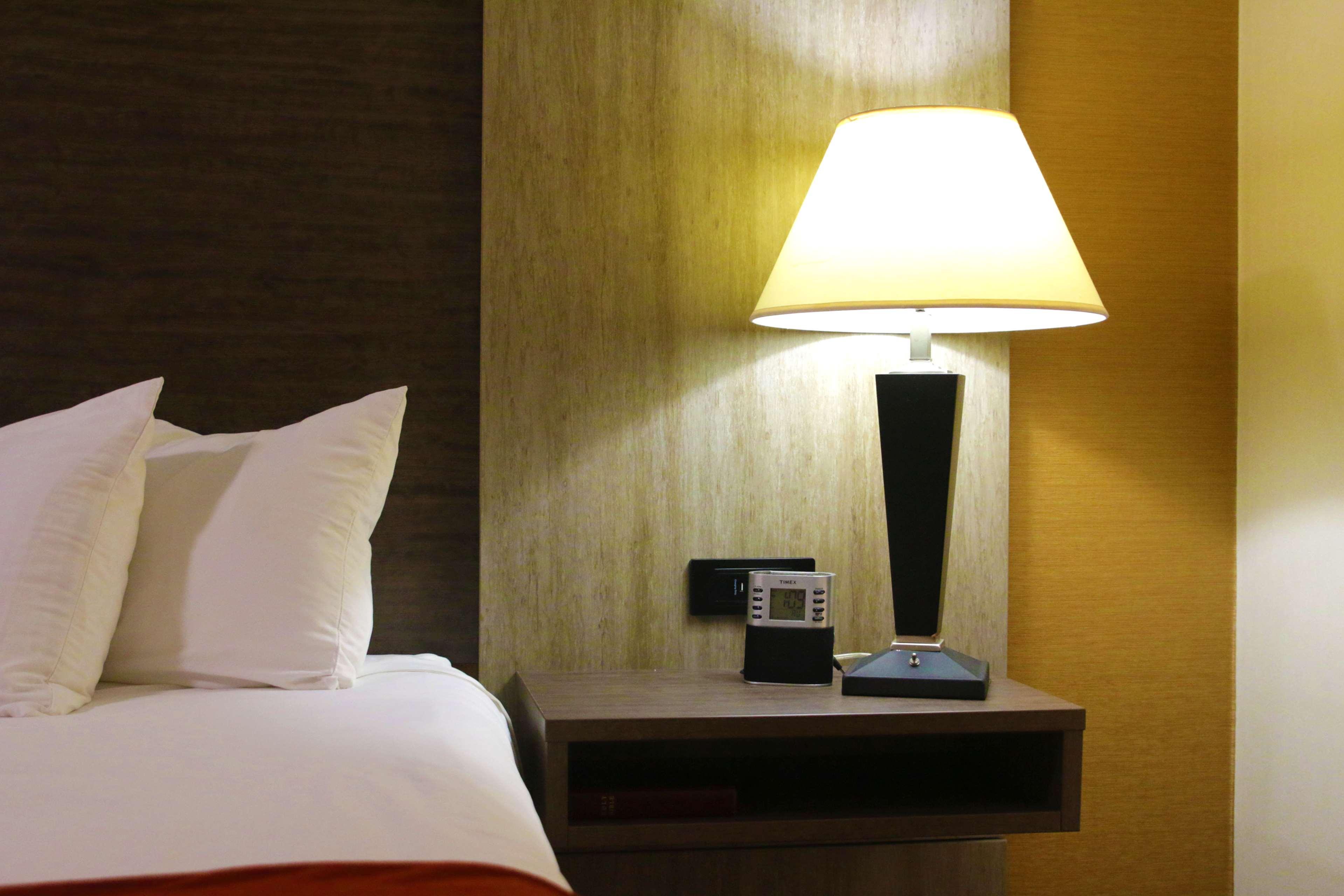 צ'יקטווואגה Best Western Galleria Inn & Suites מראה חיצוני תמונה