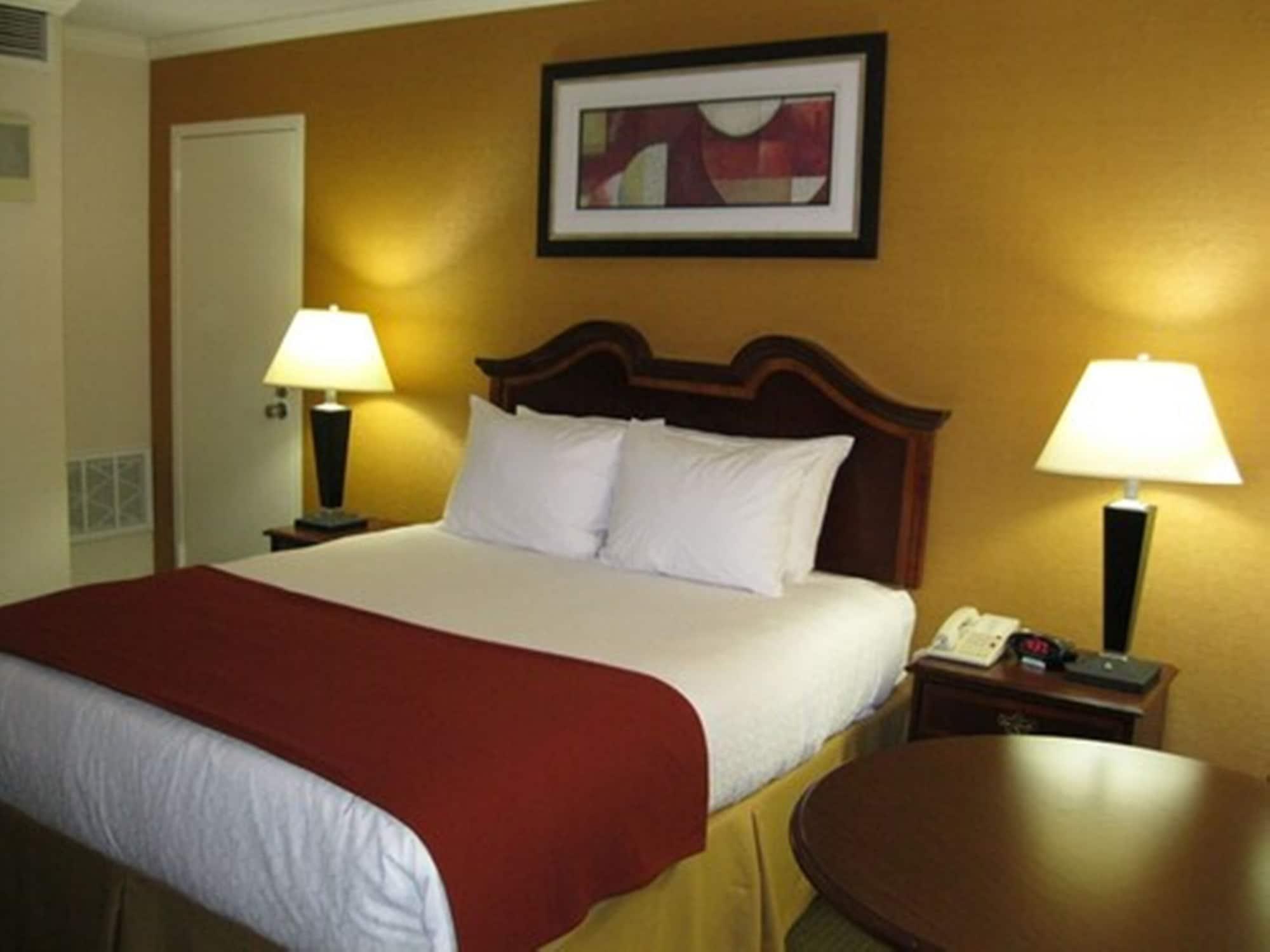 צ'יקטווואגה Best Western Galleria Inn & Suites מראה חיצוני תמונה